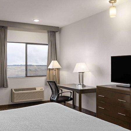 Baymont By Wyndham Moses Lake Exterior photo