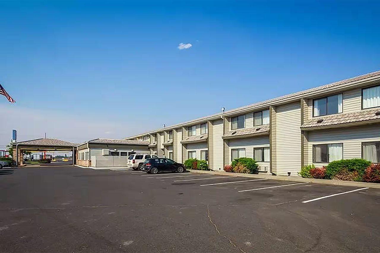 Baymont By Wyndham Moses Lake Exterior photo
