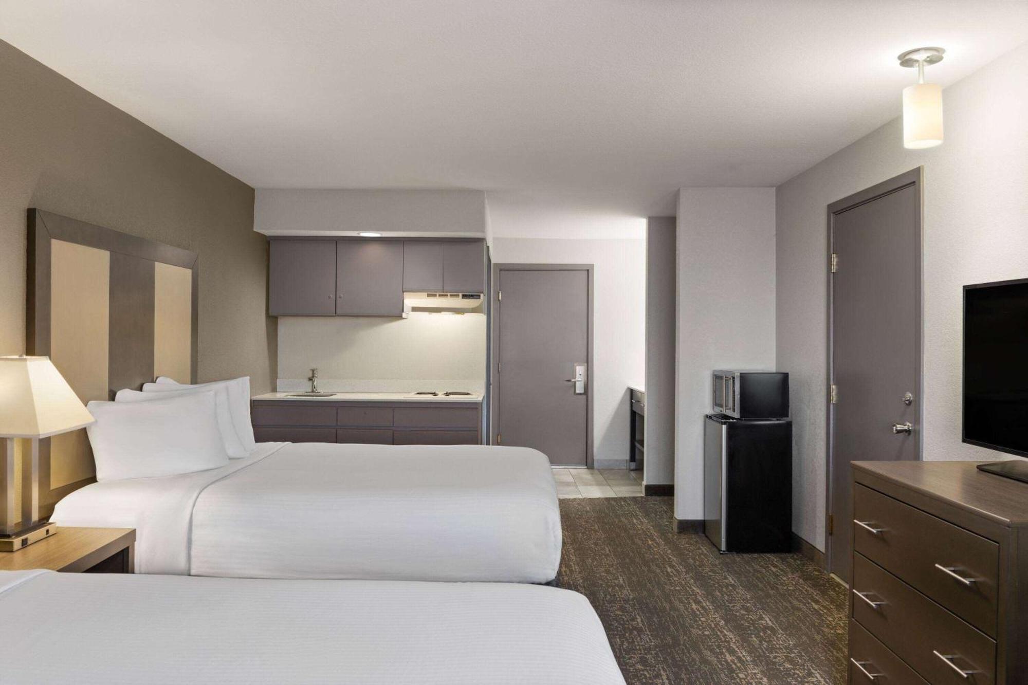Baymont By Wyndham Moses Lake Exterior photo