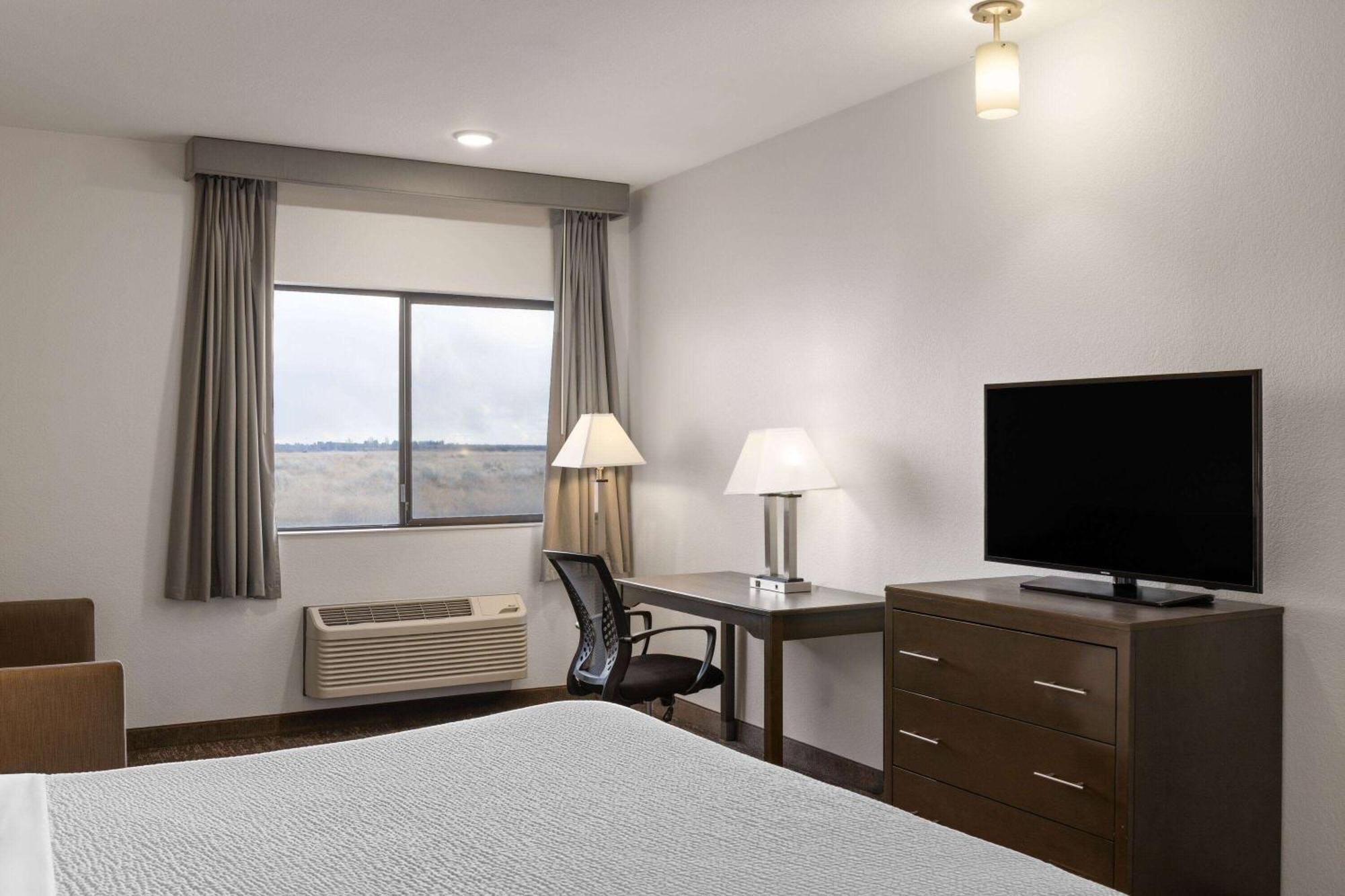 Baymont By Wyndham Moses Lake Exterior photo