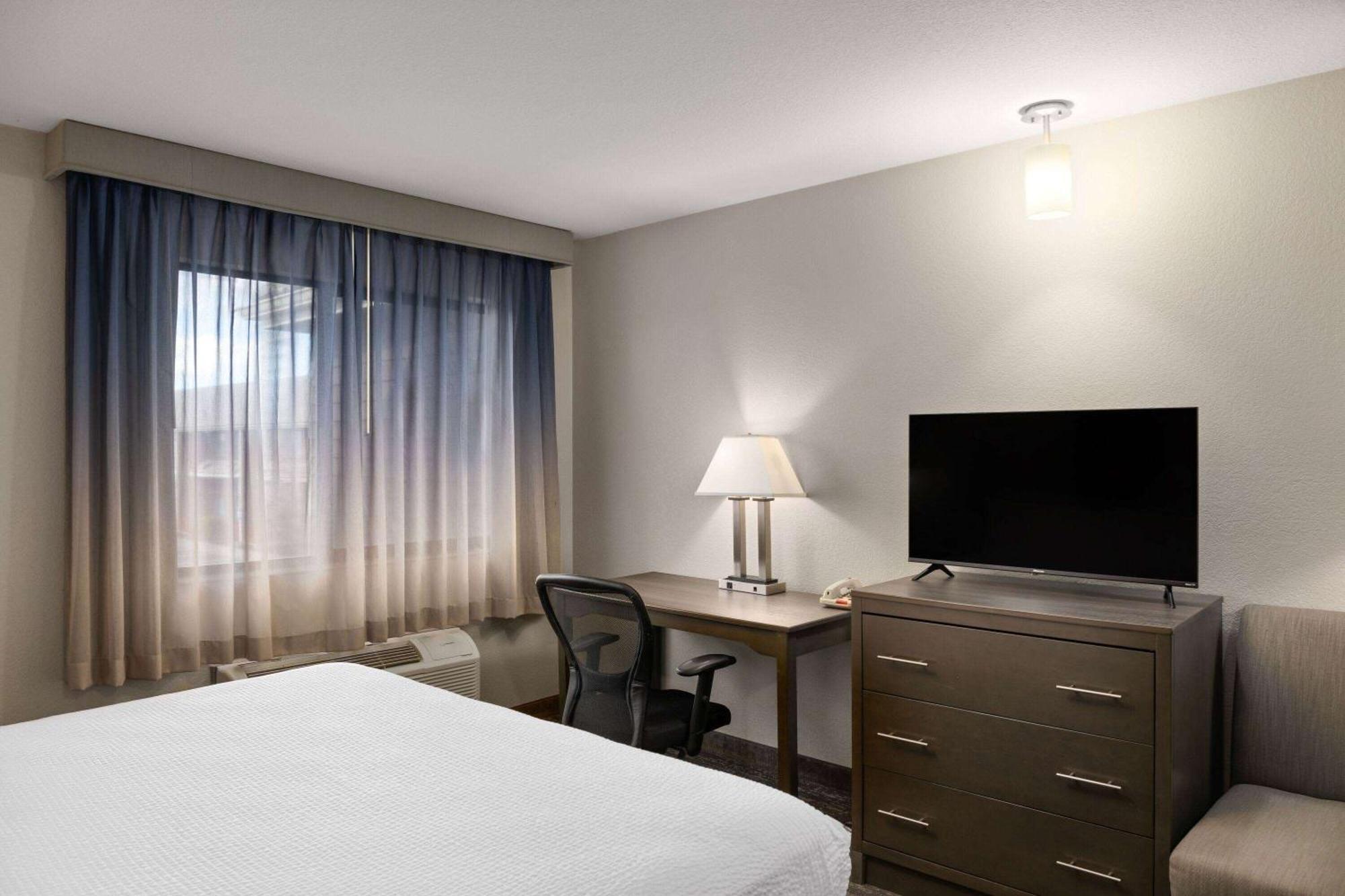 Baymont By Wyndham Moses Lake Exterior photo